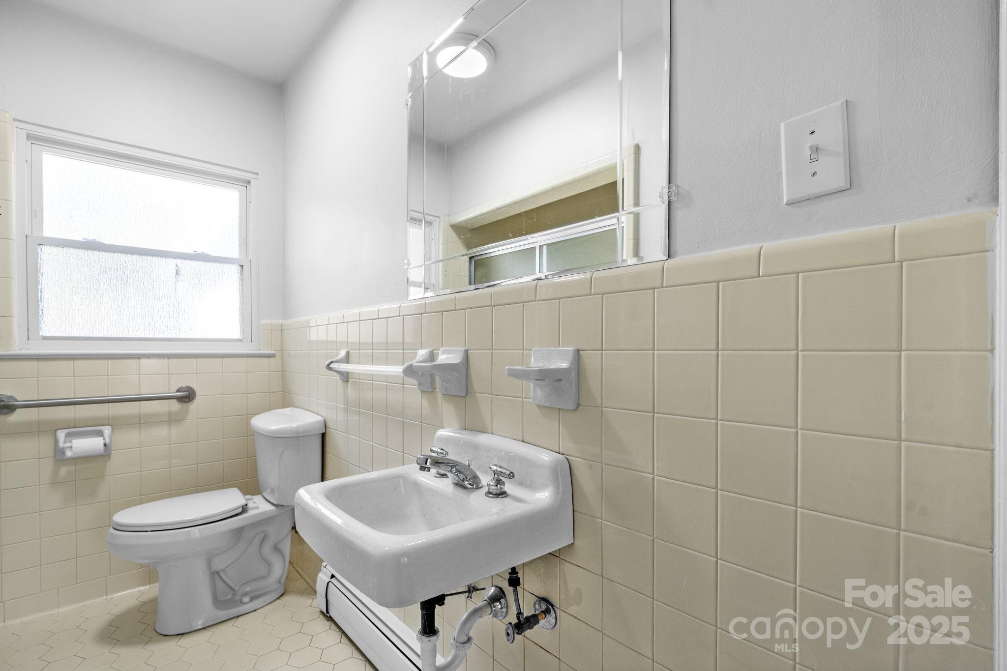 313 17th Street Northwest Hickory, NC 28601 - Photo 15 of 47