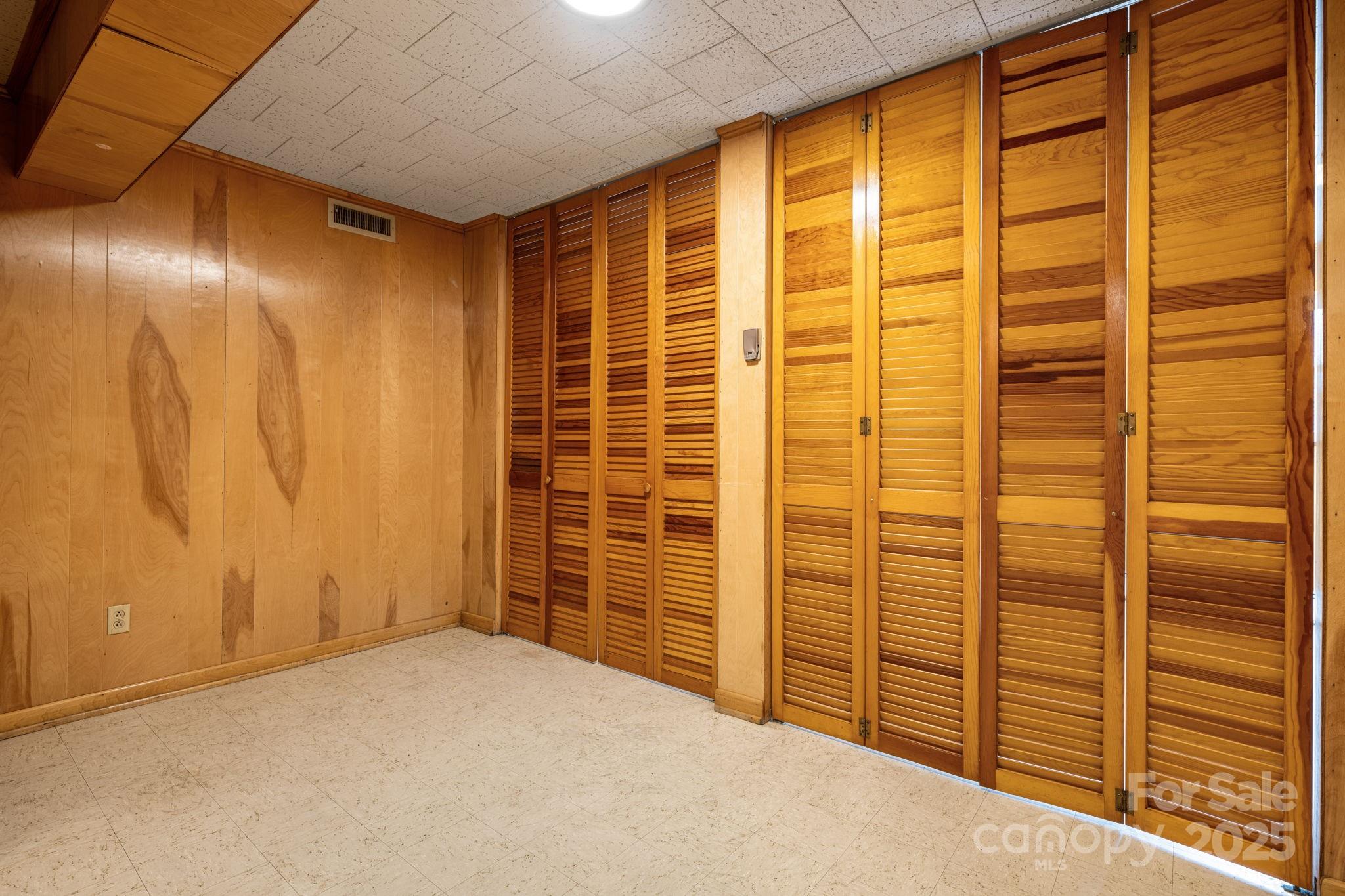 313 17th Street Northwest Hickory, NC 28601 - Photo 24 of 47