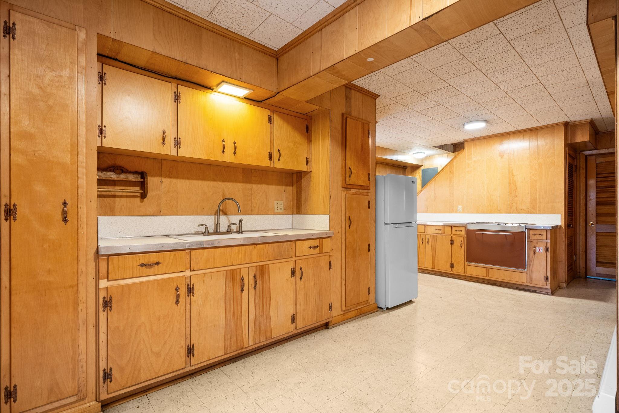 313 17th Street Northwest Hickory, NC 28601 - Photo 25 of 47