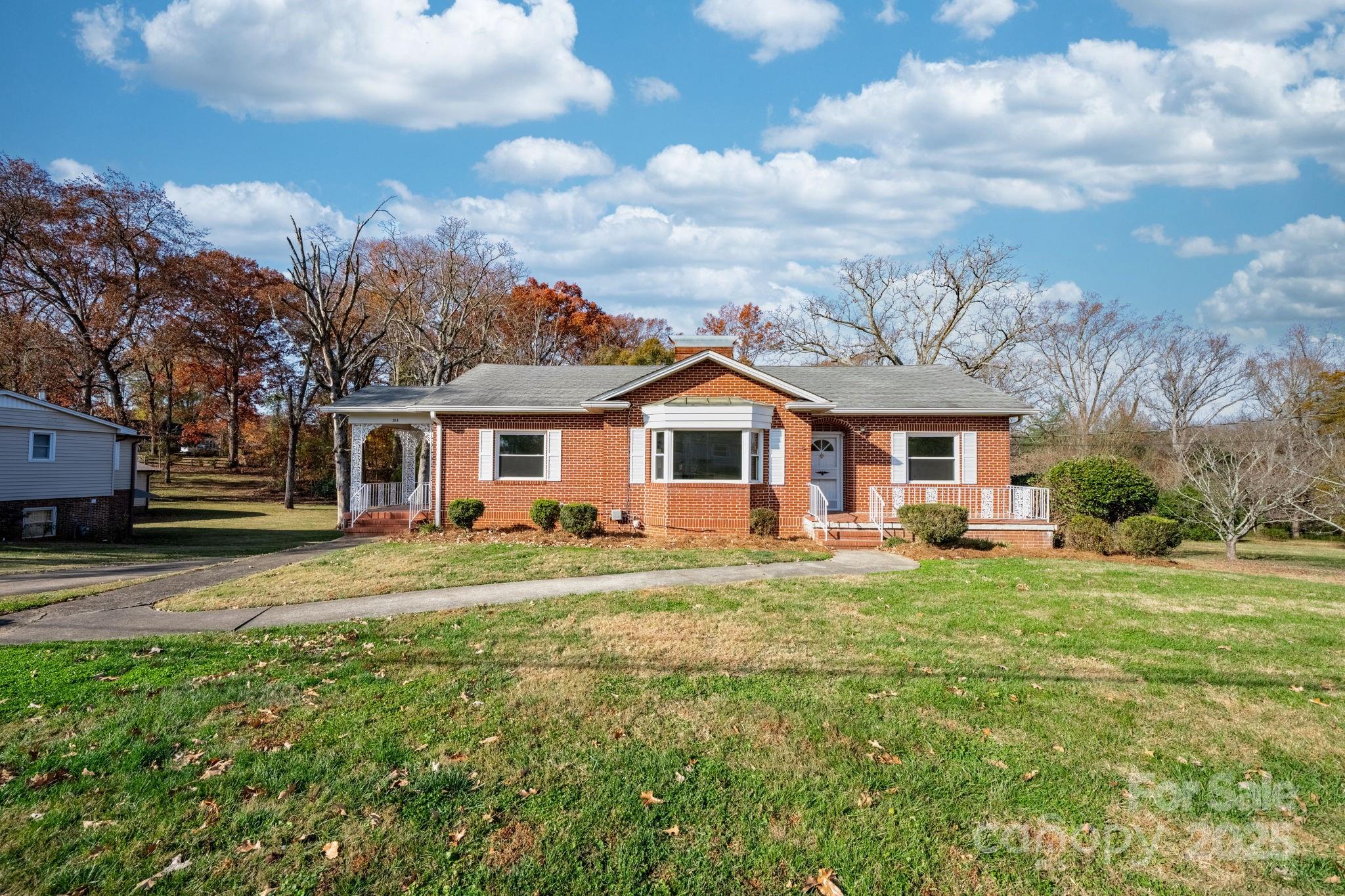 313 17th Street Northwest Hickory, NC 28601 - Photo 33 of 47