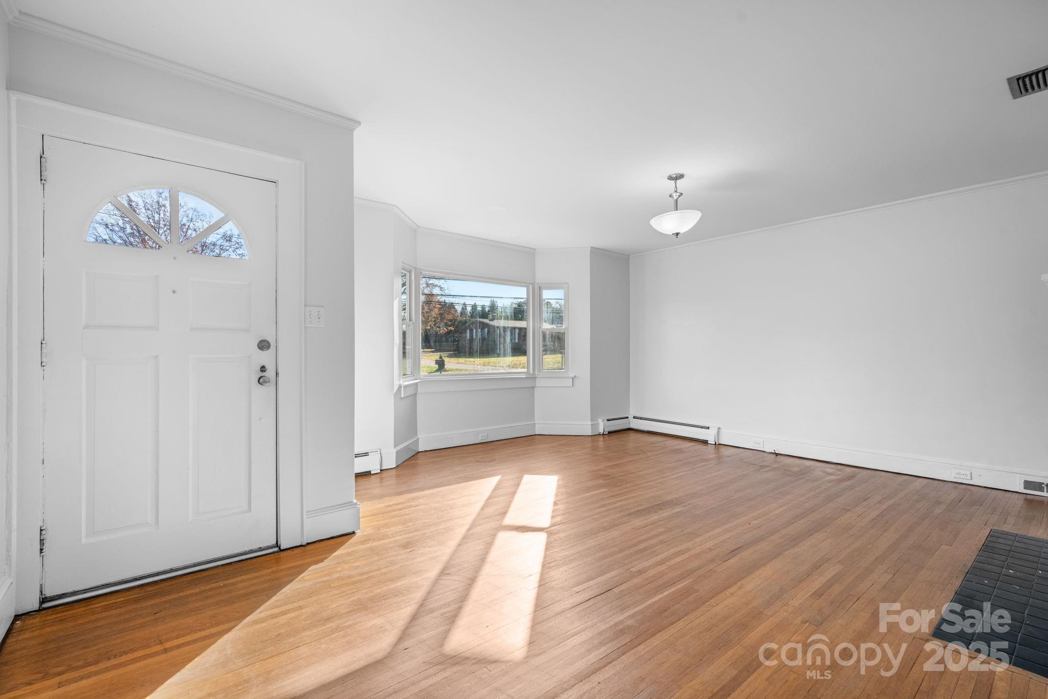 313 17th Street Northwest Hickory, NC 28601 - Photo 4 of 47