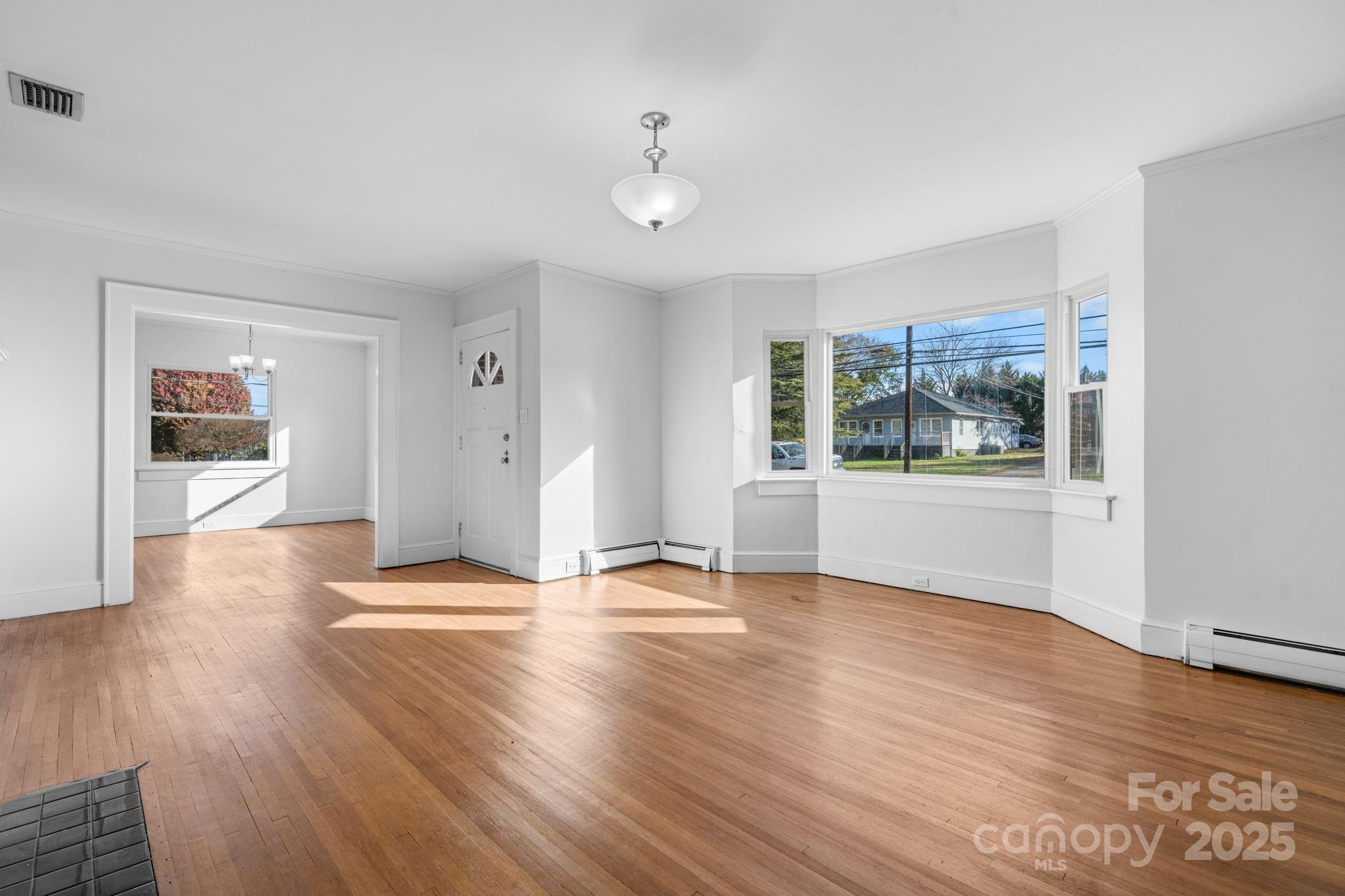 313 17th Street Northwest Hickory, NC 28601 - Photo 5 of 47