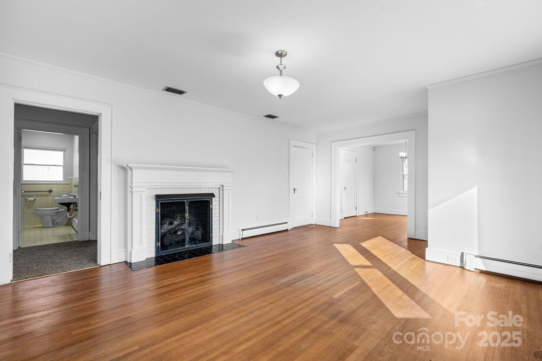 313 17th Street Northwest Hickory, NC 28601 - Photo 6 of 47