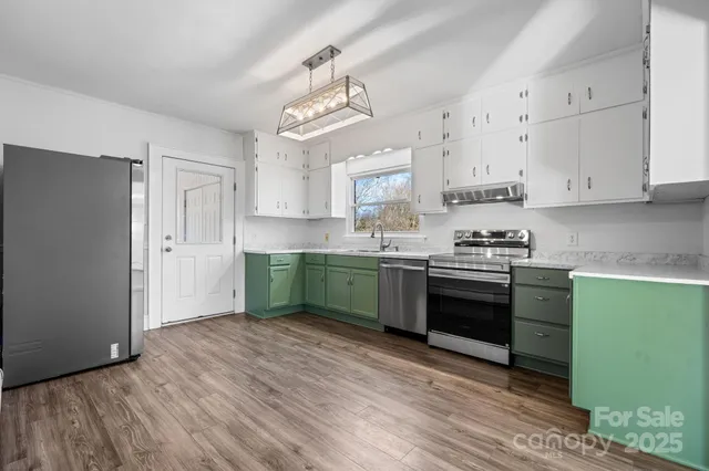 $314,999 | 313 17th Street Northwest, Hickory, NC 28601