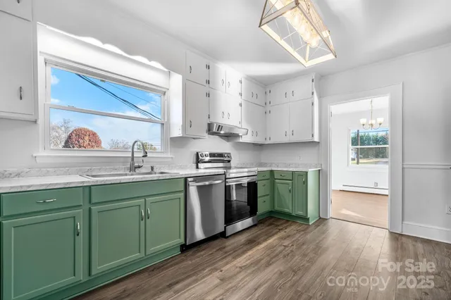 $314,999 | 313 17th Street Northwest, Hickory, NC 28601