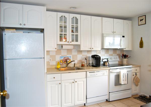 68 Bryon Road, Unit 5 Chestnut Hill, MA 02467 - Photo 3 of 6 Gallery Image 3