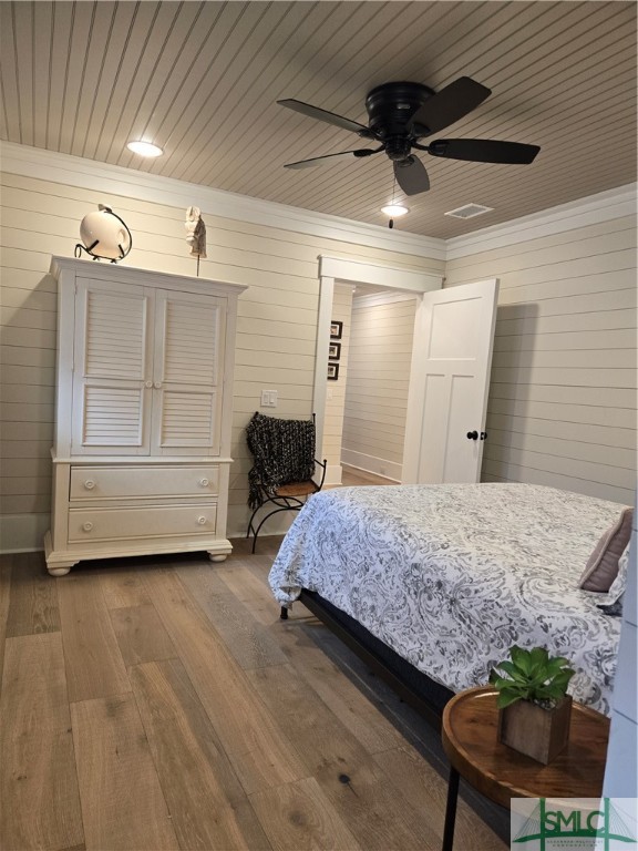 1318 Wilmington Island Road, Unit A Savannah, GA 31410 - Photo 14 of 22 Armoire