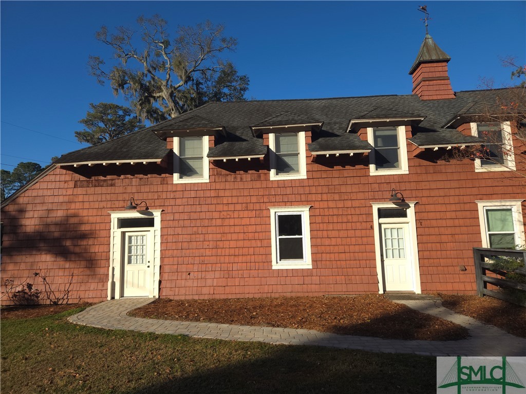 1318 Wilmington Island Road, Unit A Savannah, GA 31410 - Photo 21 of 22 Historic horse stable
FURNISHED