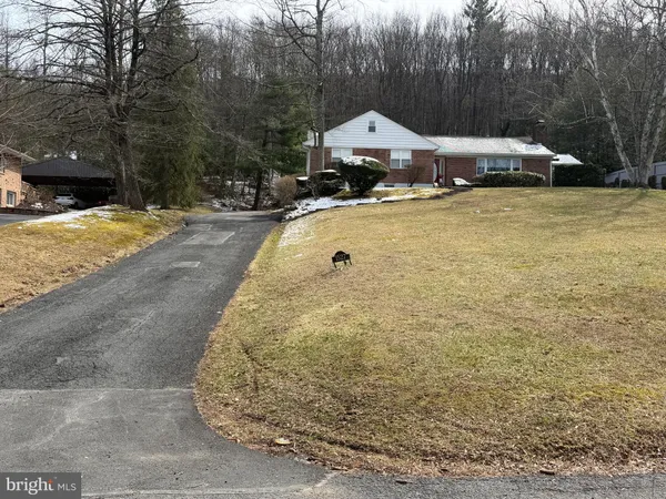 $415,000 | 1527 Oak Road, Pottsville, PA 17901