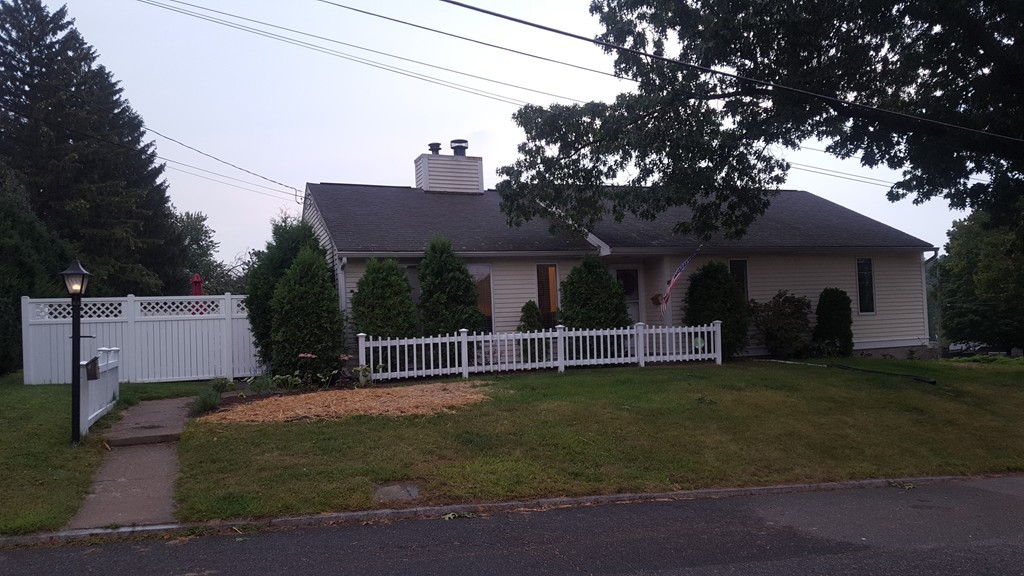17 Chalmers Street Springfield, MA 01118 - Photo 1 of 30 Gallery Image 1