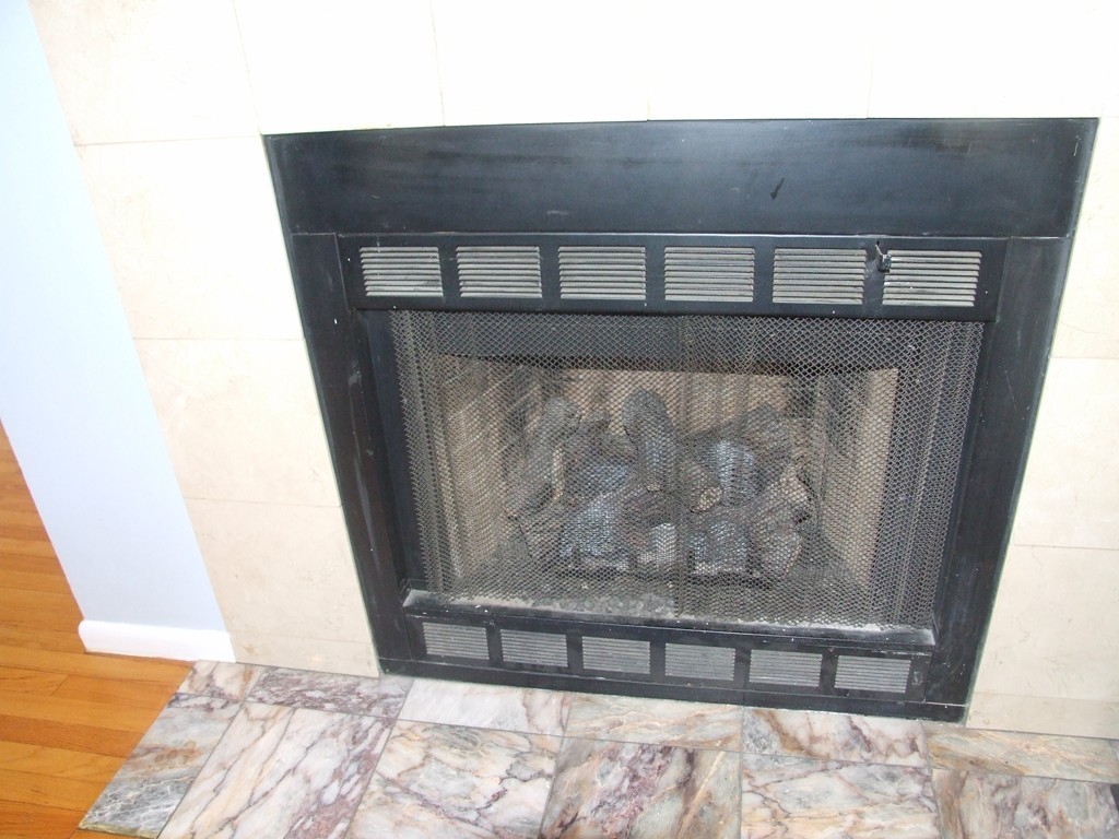 17 Chalmers Street Springfield, MA 01118 - Photo 11 of 30 Gallery Image 11