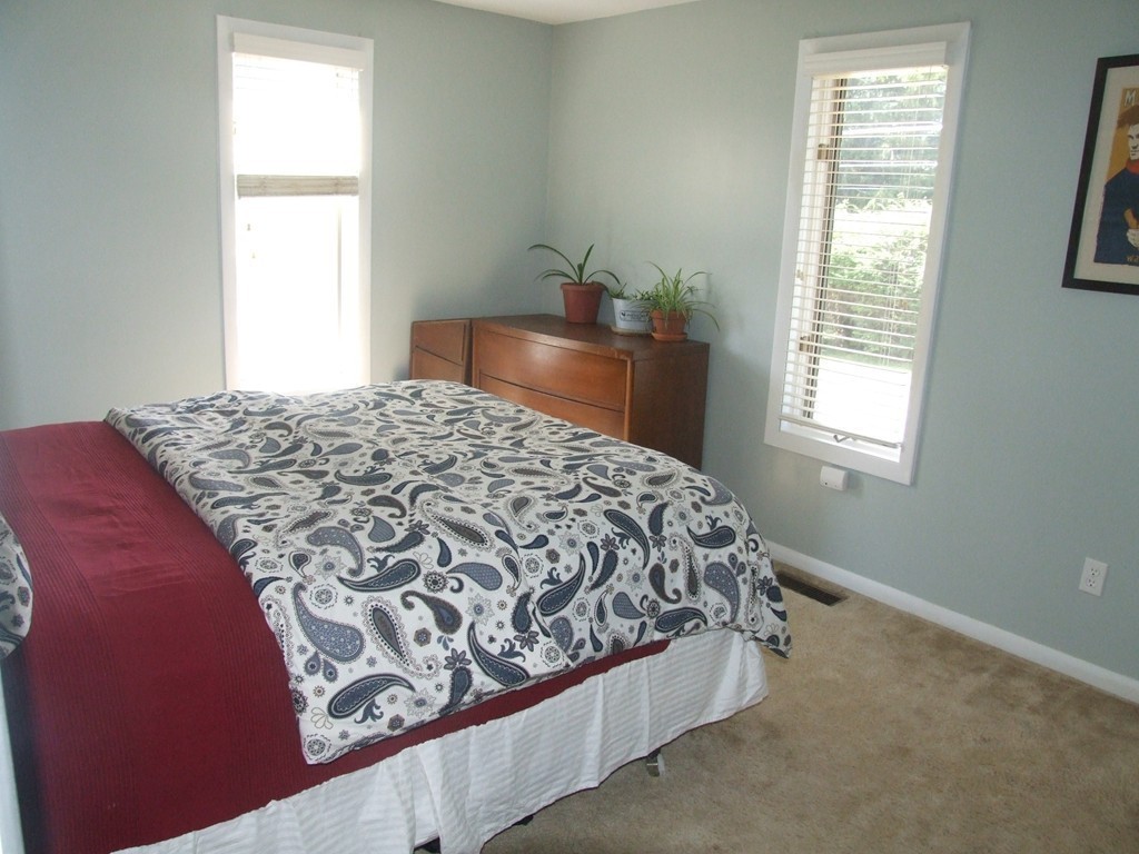 17 Chalmers Street Springfield, MA 01118 - Photo 20 of 30 Gallery Image 20