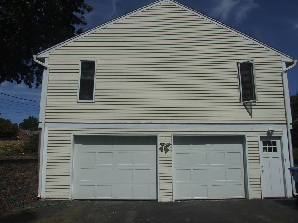 17 Chalmers Street Springfield, MA 01118 - Photo 6 of 30 Gallery Image 6