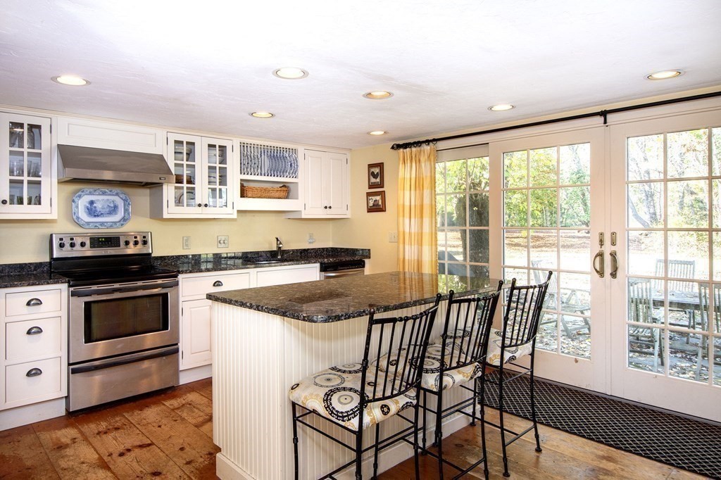 23 Wapping Road Kingston, MA 02364 - Photo 4 of 28 Gallery Image 4