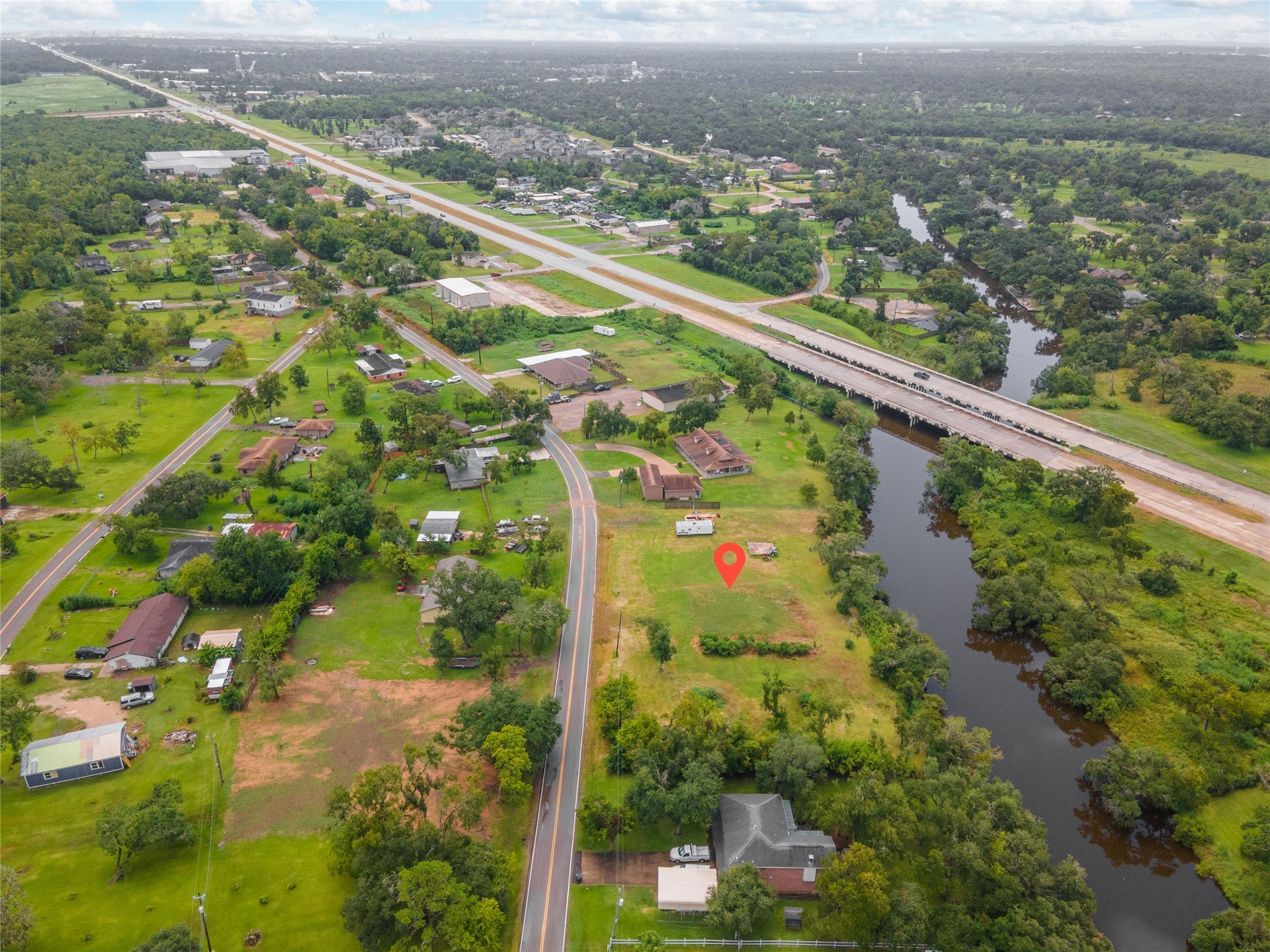 315 Edgewater Street Clute, TX 77531 - Photo 5 of 10 a view of a city