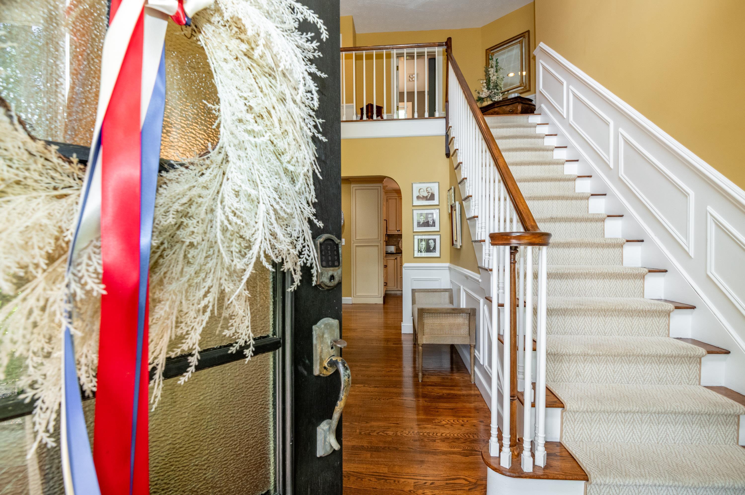 8 Coventry Lane Derry, NH 03038 - Photo 5 of 60
