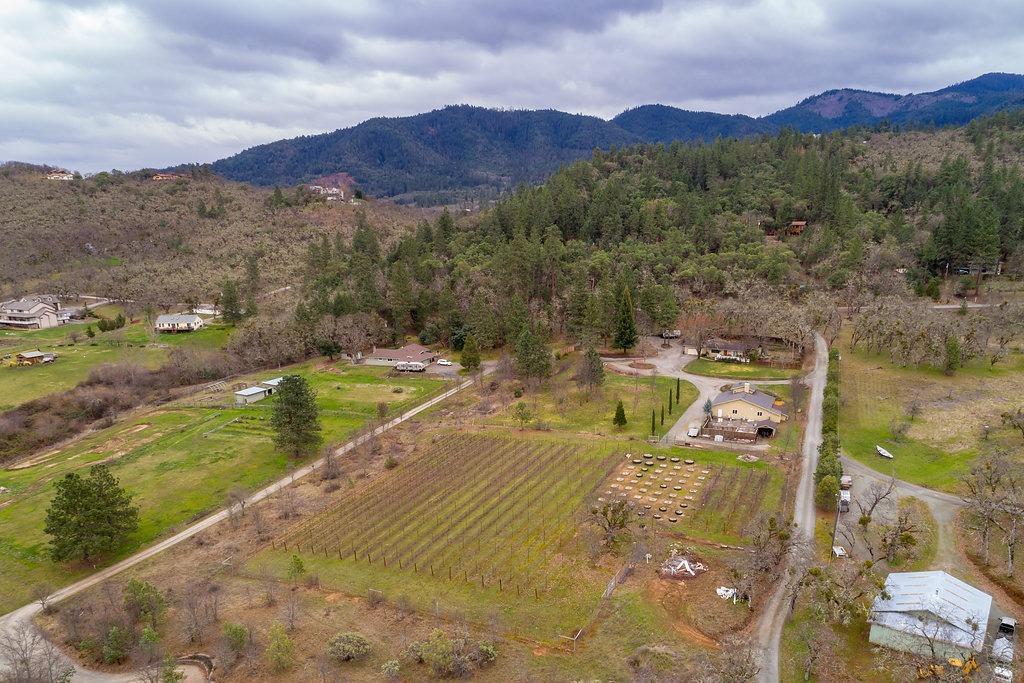 5215 Dark Hollow Road Medford, OR 97501 - Photo 1 of 35 Primary Photo