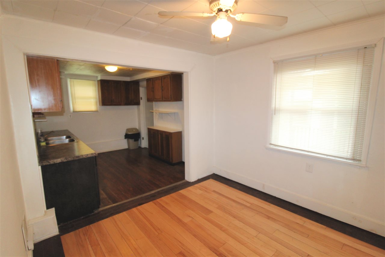 2261 Dutcher Road Flint, MI 48532 - Photo 10 of 17 31390978-9.JPG