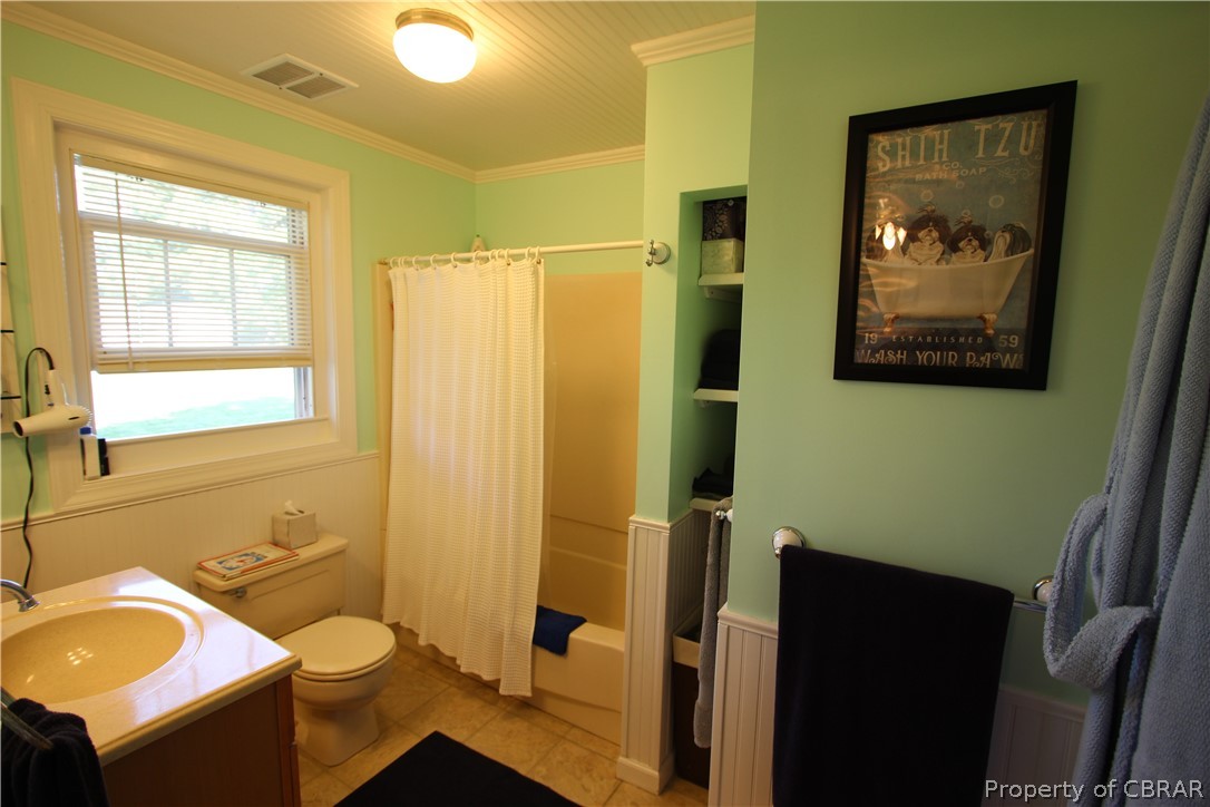 1876 Bethel Beach Road Mathews, VA 23109 - Photo 29 of 50 Bathroom first floor