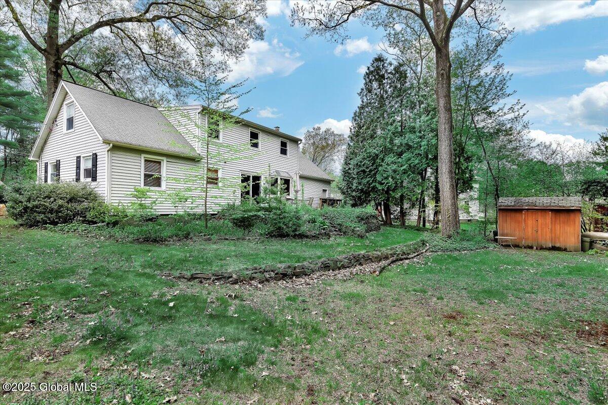16 New Castle Road Halfmoon, NY 12065 - Photo 3 of 38 39-P1408260