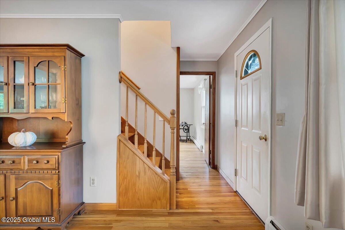 16 New Castle Road Halfmoon, NY 12065 - Photo 6 of 38 07-P1408300