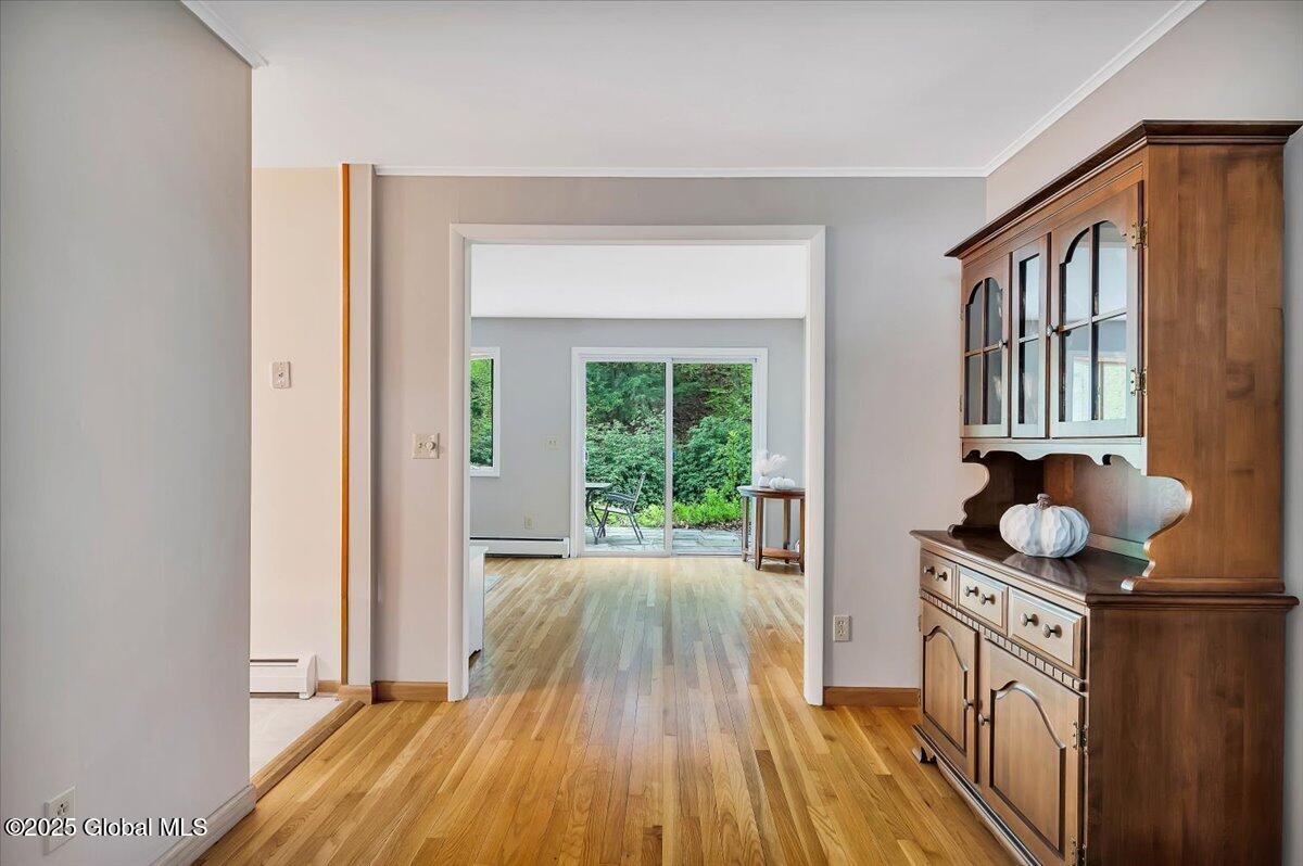 16 New Castle Road Halfmoon, NY 12065 - Photo 10 of 38 09-P1408306