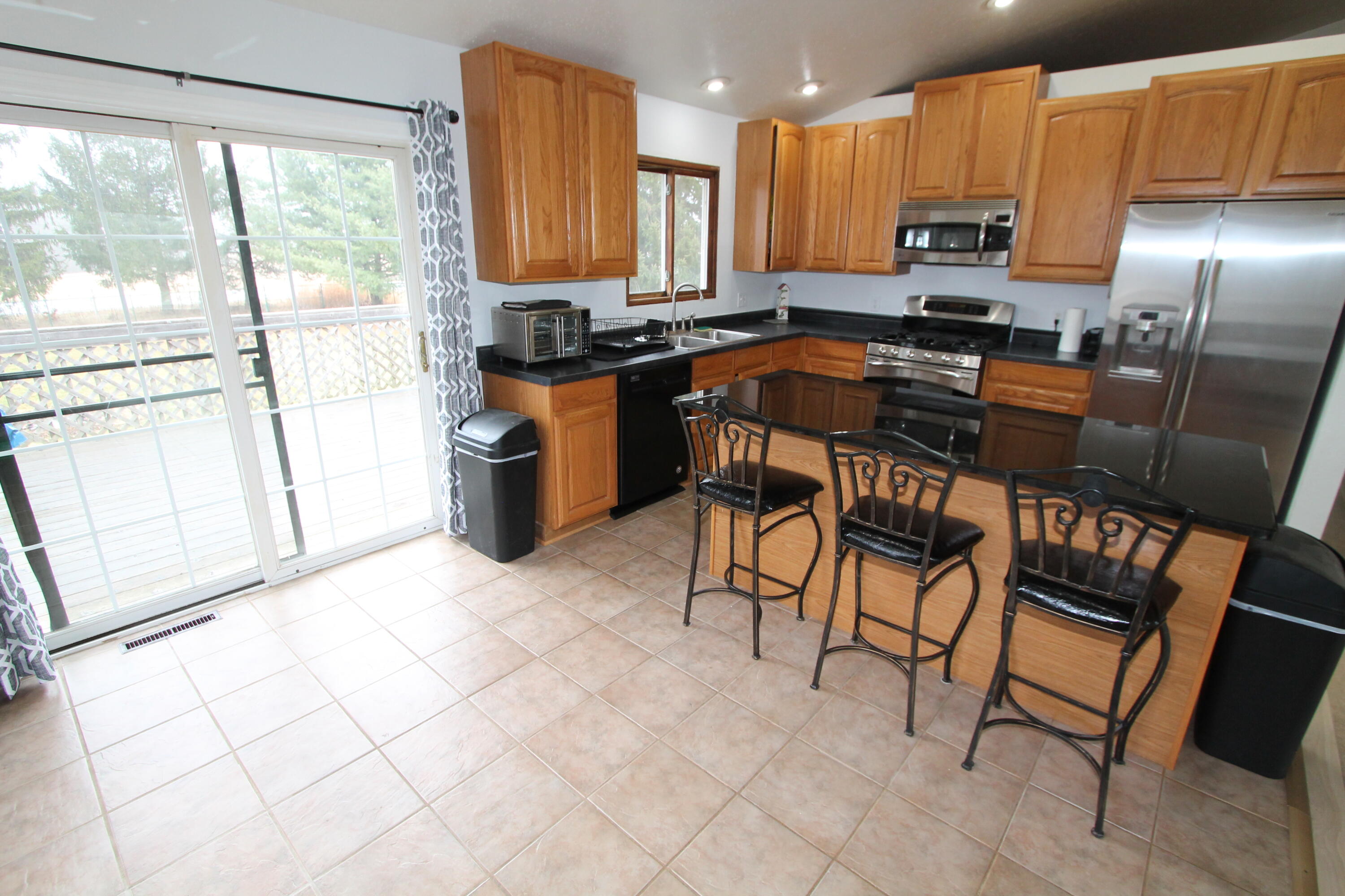 W5180 Jason Road La Grange, WI 53121 - Photo 4 of 27 kitchen