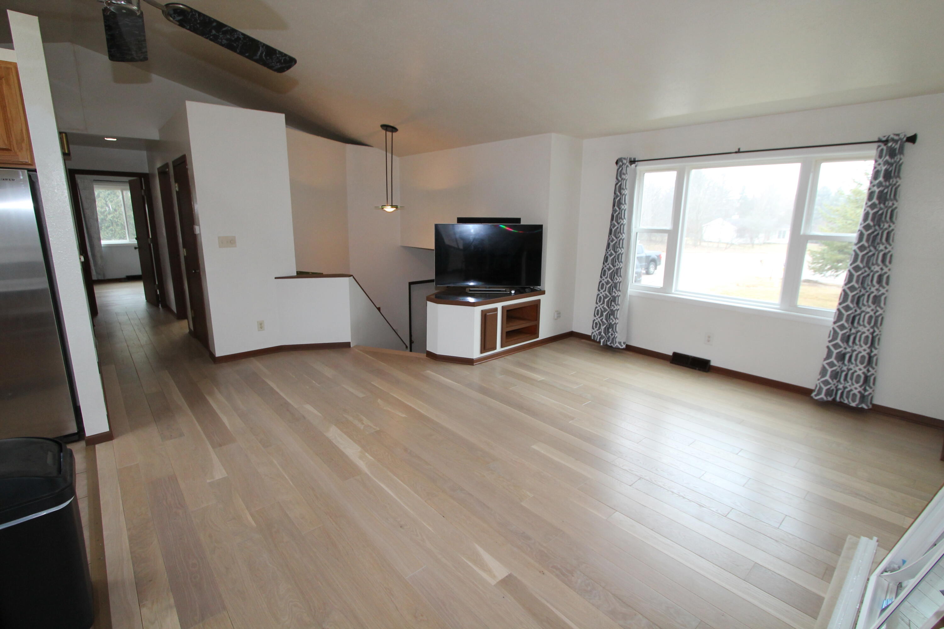 W5180 Jason Road La Grange, WI 53121 - Photo 7 of 27 Great Room