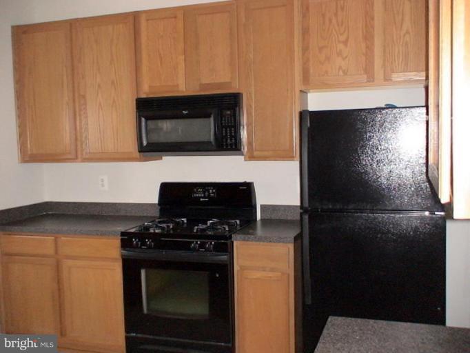28 Barton Court Inwood, WV 25428 - Photo 4 of 14 Kitchen