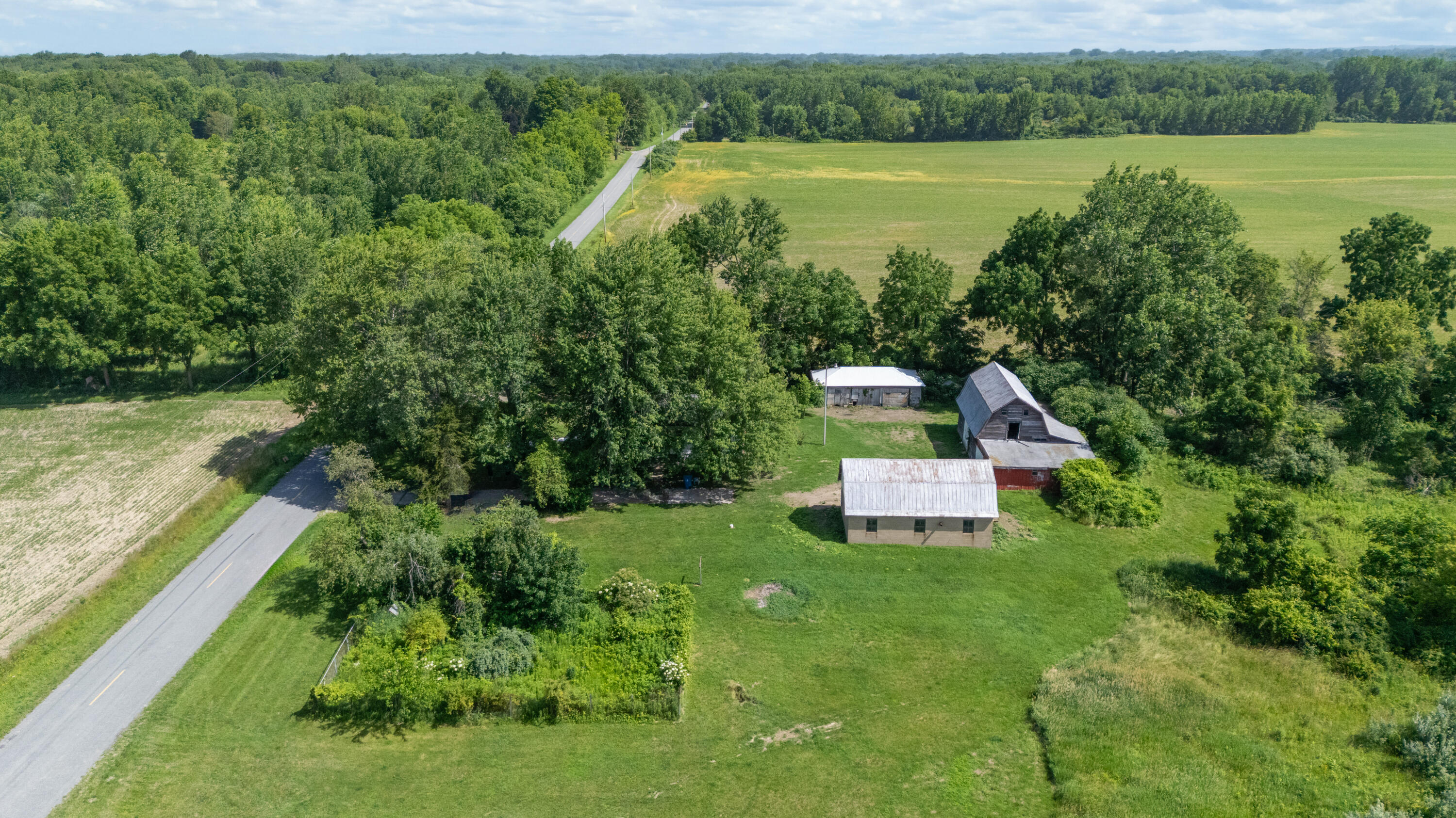 3709 Michael Road Eau Claire, MI 49111 - Photo 9 of 44 3435DJI_20260701231252_0012_D