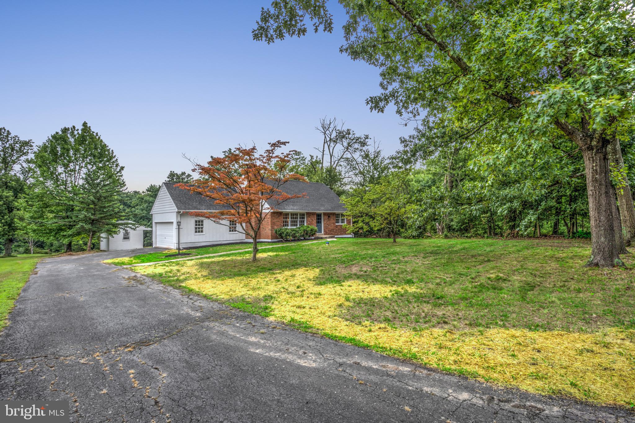 471 Mock Road Pottstown, PA 19464 - Photo 3 of 39 Gallery Image 3