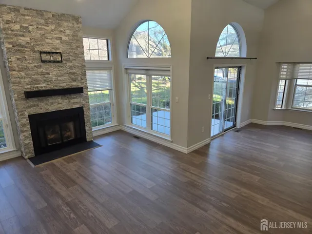 $529,900 | 14A Canterbury Drive, Monroe Township, NJ 08831