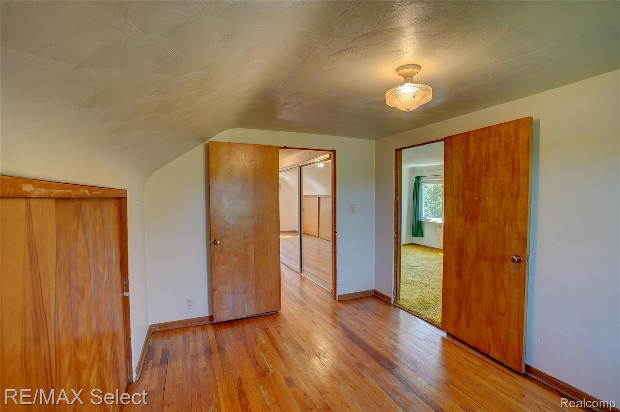 4304 South Center Road Burton, MI 48519 - Photo 25 of 28 4304 S Center Road 61.jpg