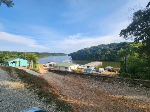 $40,000 | Hiawatha Drive, Stover, MO 65078