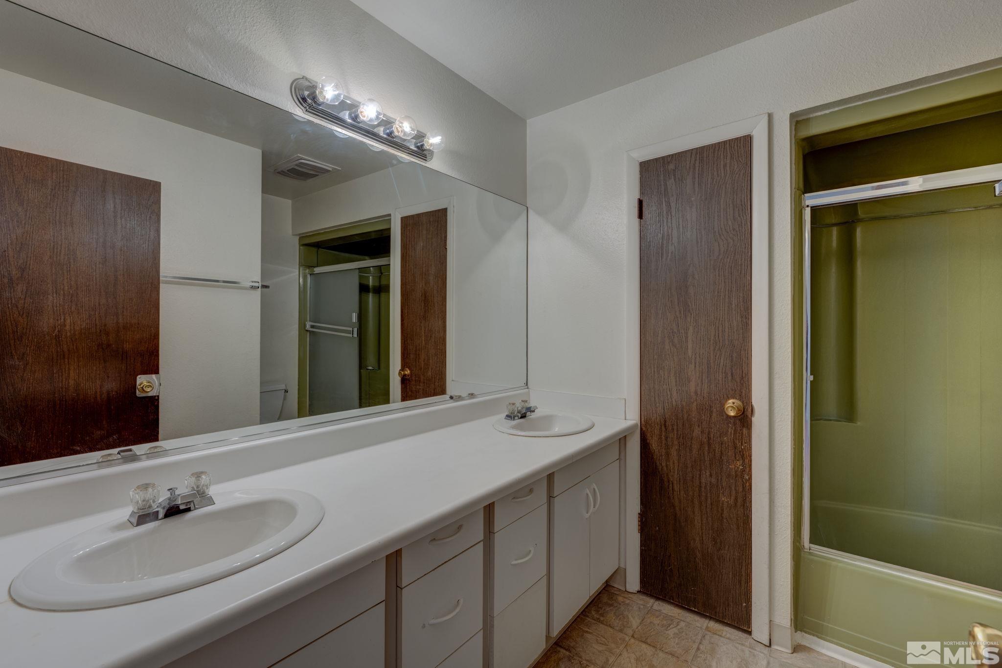 627 Smithridge Drive Reno, NV 89502 - Photo 17 of 31 Photo 17