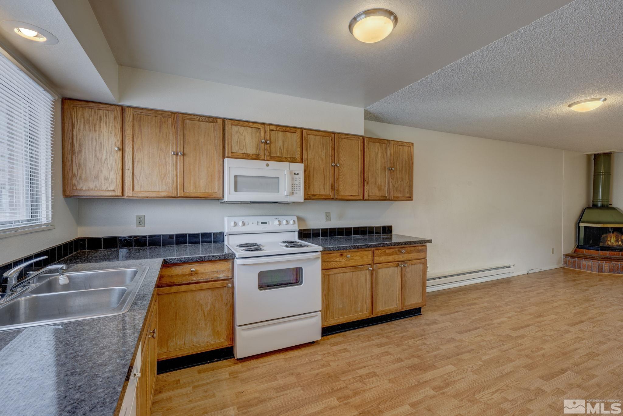 627 Smithridge Drive Reno, NV 89502 - Photo 5 of 31 Photo 5