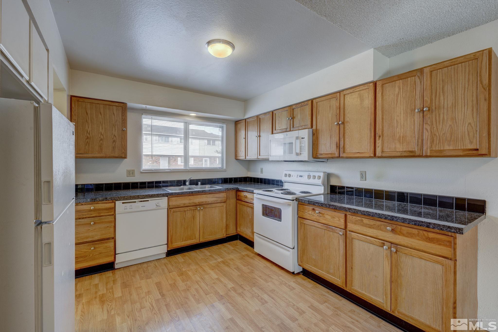 627 Smithridge Drive Reno, NV 89502 - Photo 7 of 31 Photo 7