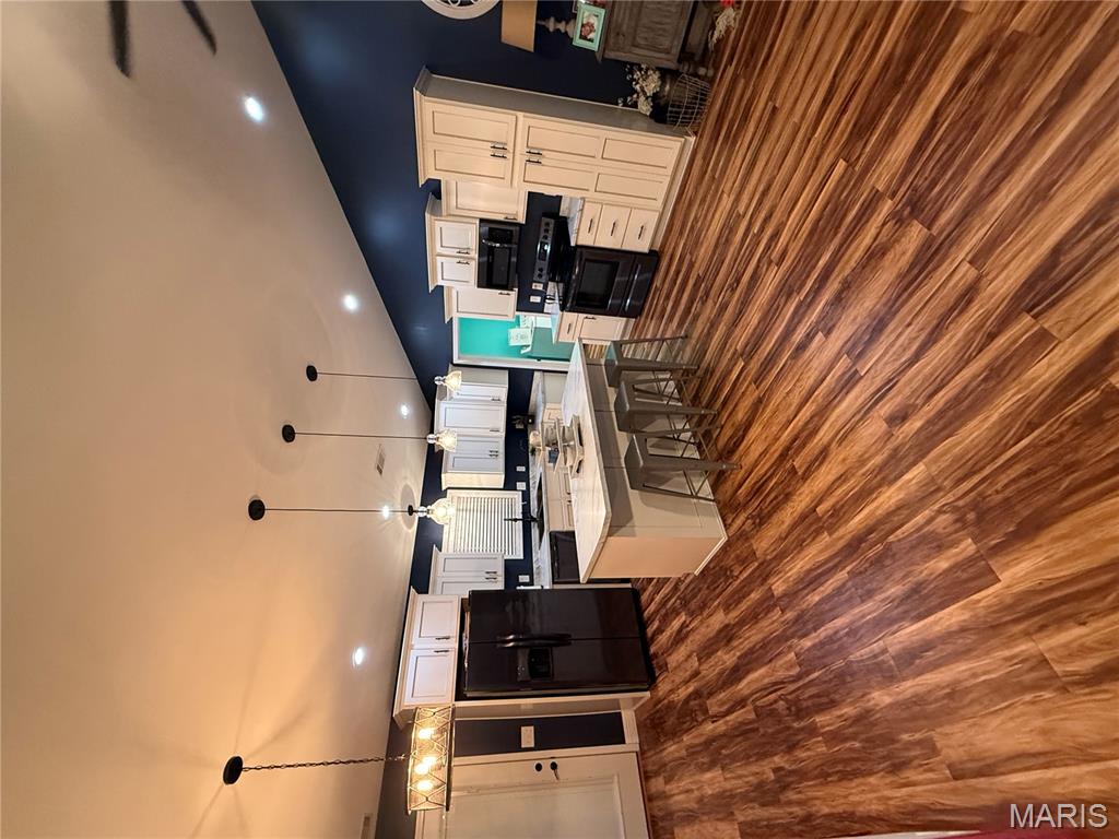 402 Garner Street Sikeston, MO 63801 - Photo 8 of 12