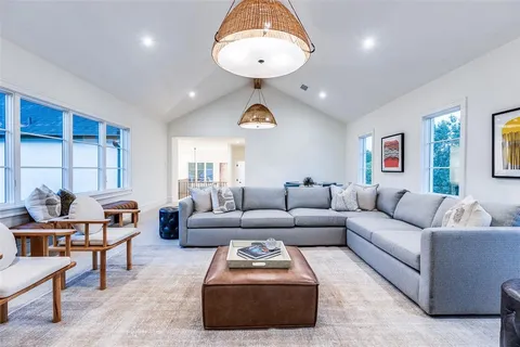 $1,850,000 | 3935 Hawick Lane, Dallas, TX 75220