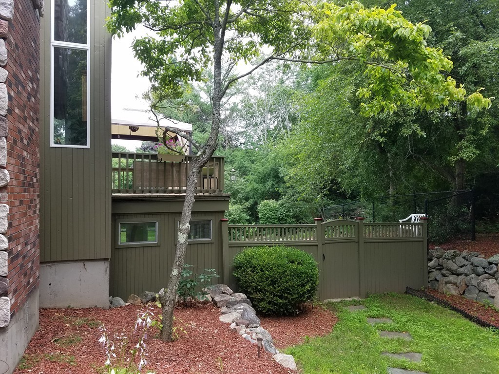 8 Locust Street Middleton, MA 01949 - Photo 3 of 30 Gallery Image 3