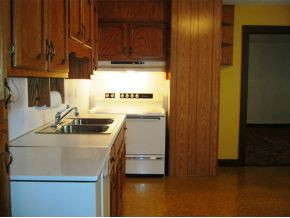 2304 Jayne Road Kingsport, TN 37660 - Photo 9 of 24 Plenty of storage and counters