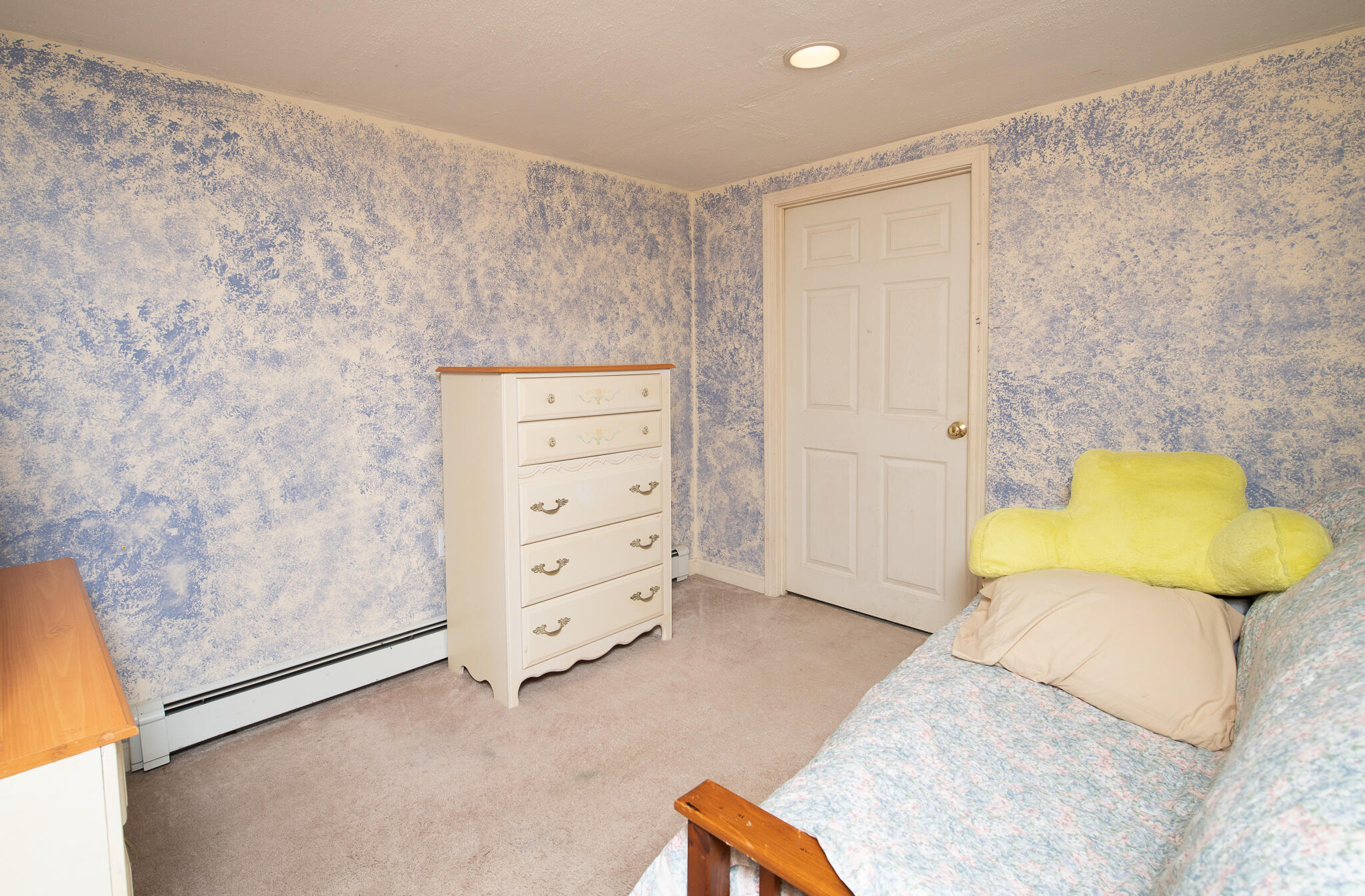 8 Yachtsman Circle Mashpee, MA 02649 - Photo 30 of 56 a bedroom with a bed and dresser