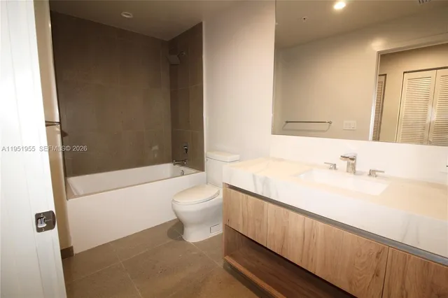 $5,475 | 698 Northeast 1st Avenue, Unit 2114, Miami, FL 33136