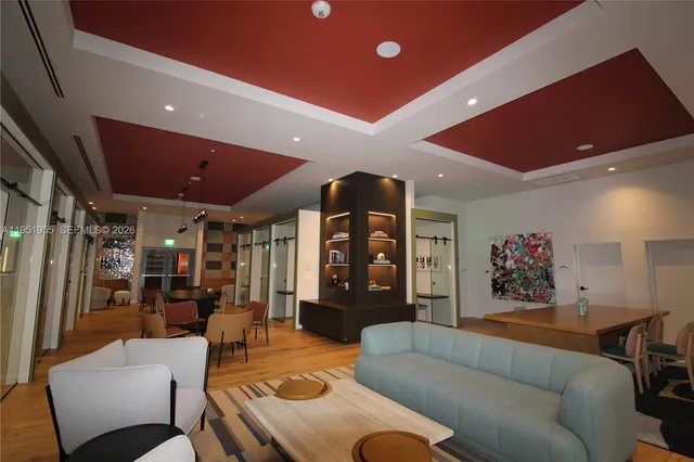 $5,475 | 698 Northeast 1st Avenue, Unit 2114, Miami, FL 33136