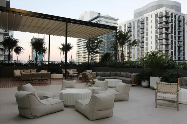 $5,475 | 698 Northeast 1st Avenue, Unit 2114, Miami, FL 33136