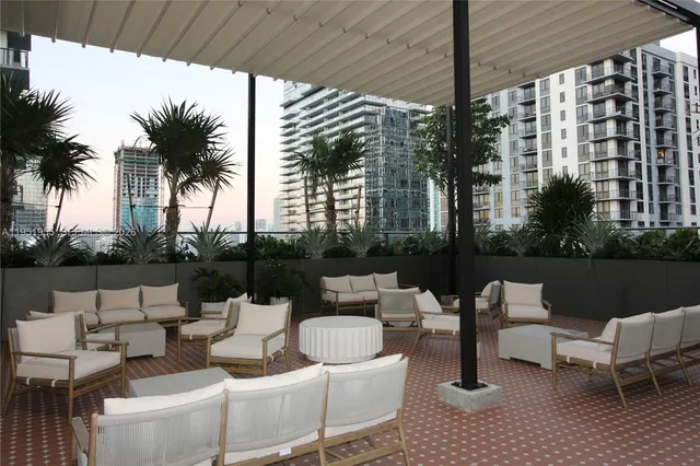 $5,475 | 698 Northeast 1st Avenue, Unit 2114, Miami, FL 33136