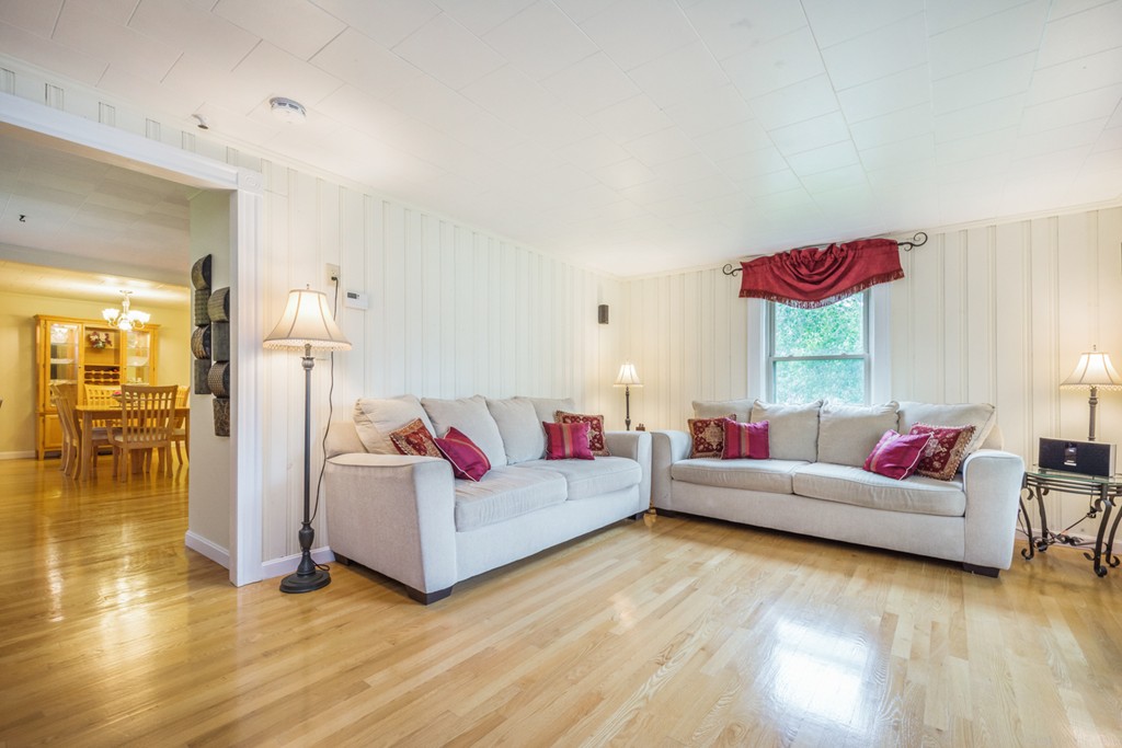 11 Riley Road Northborough, MA 01532 - Photo 3 of 30 Gallery Image 3