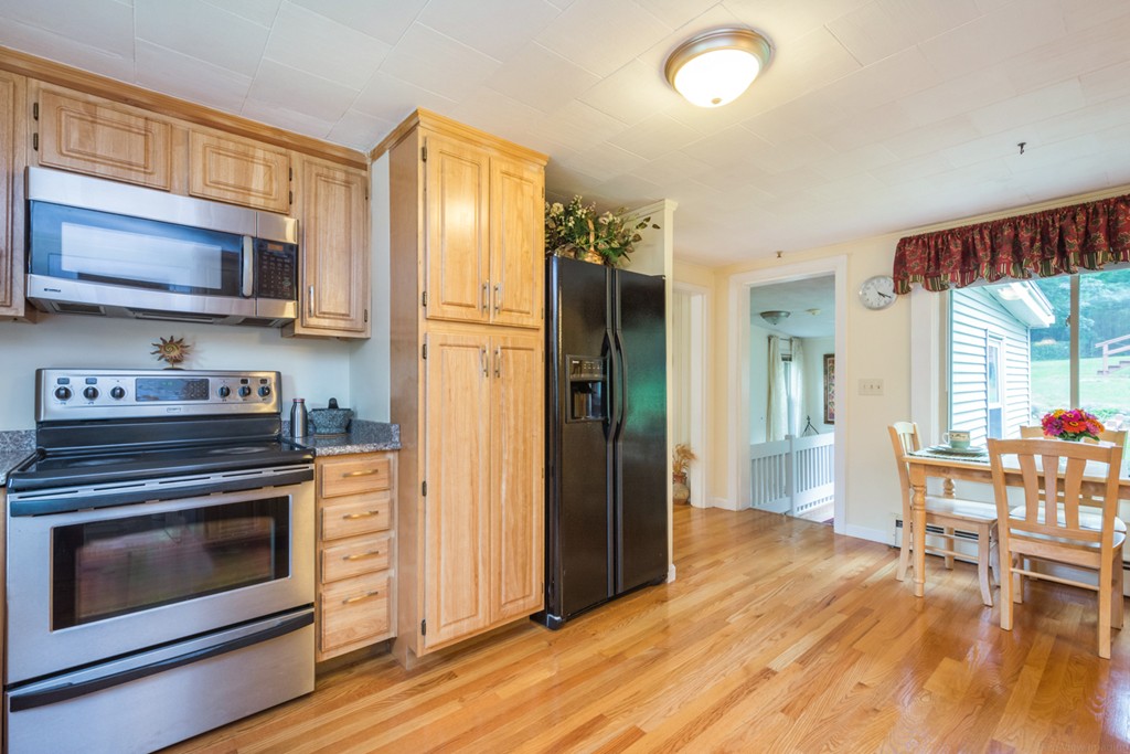 11 Riley Road Northborough, MA 01532 - Photo 8 of 30 Gallery Image 8