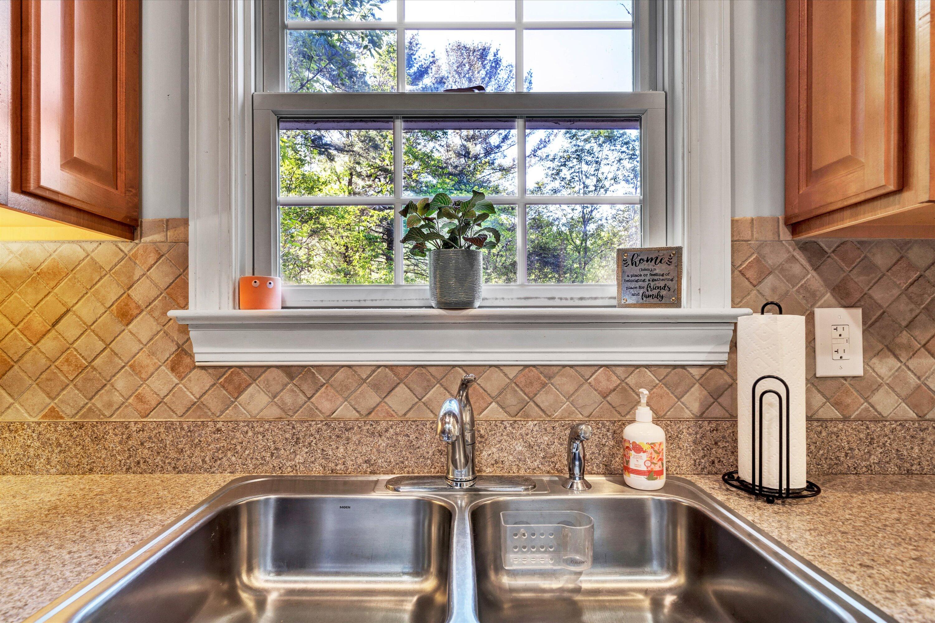 6490 Poage Valley Rd Extension Roanoke, VA 24018 - Photo 8 of 53 16-DSC00409