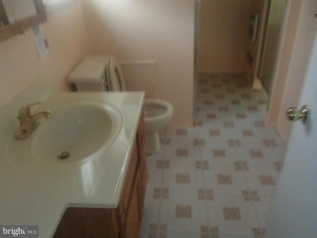 7116 Chamberlain Road Baltimore, MD 21244 - Photo 15 of 22 Bath (Master)